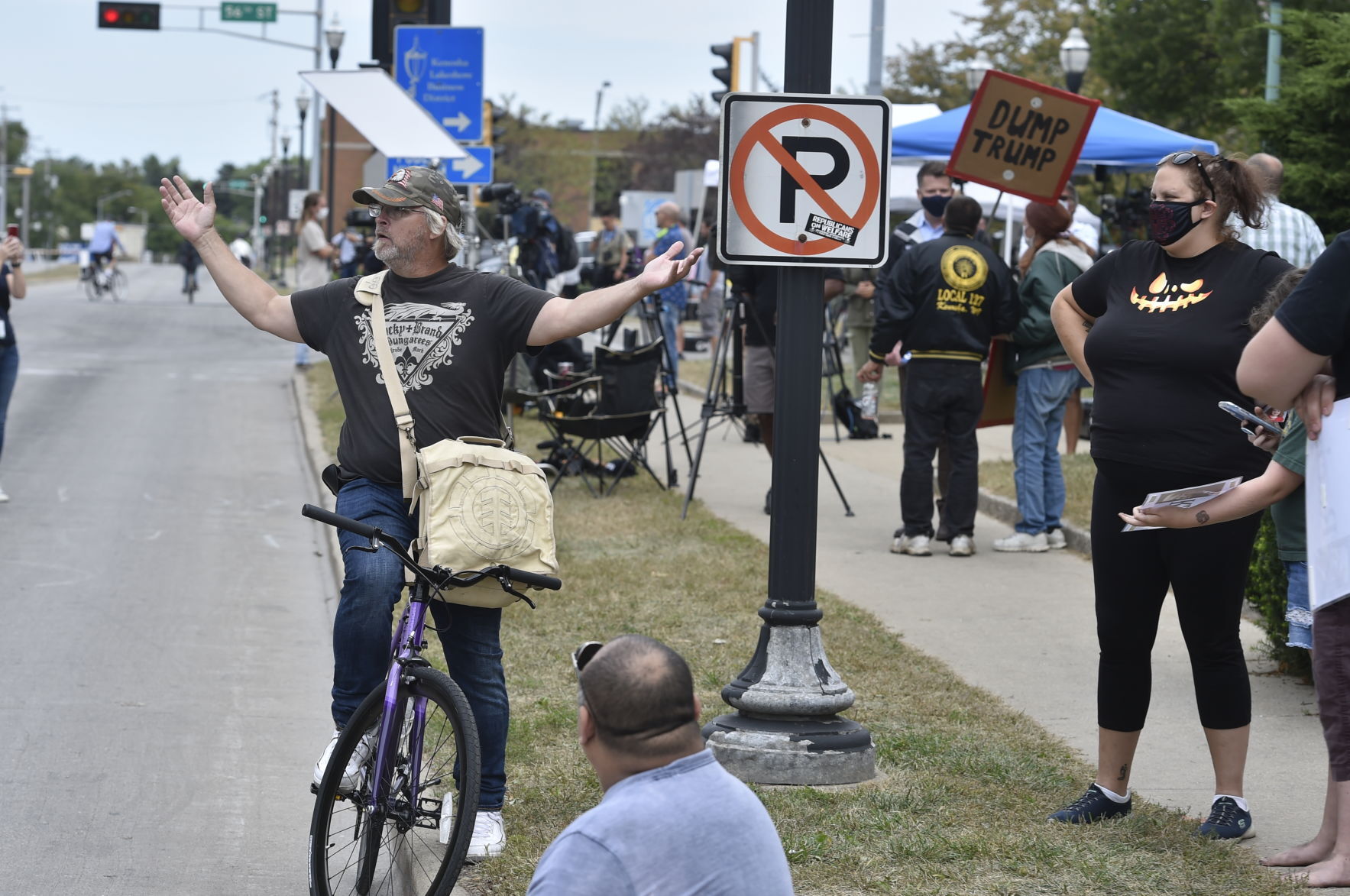 Crowds gather in Kenosha